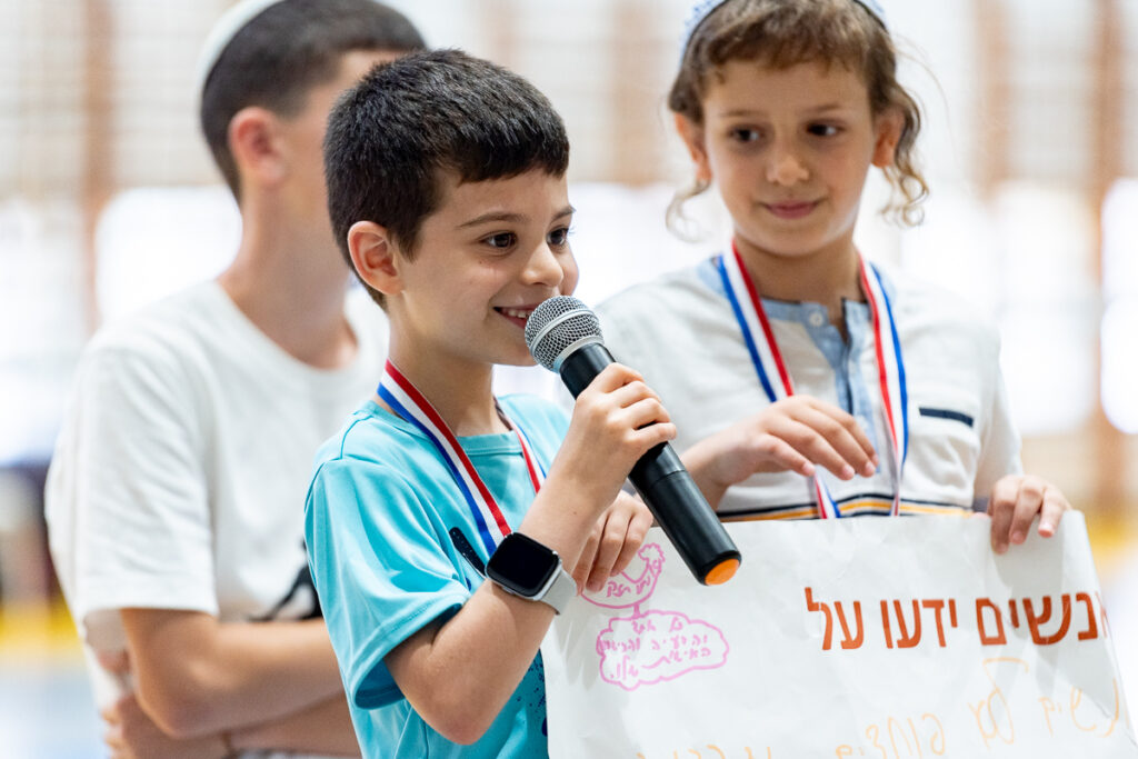 ילדים במחנה קיץ לילדים שמגמגמים drem.speak.live 2024